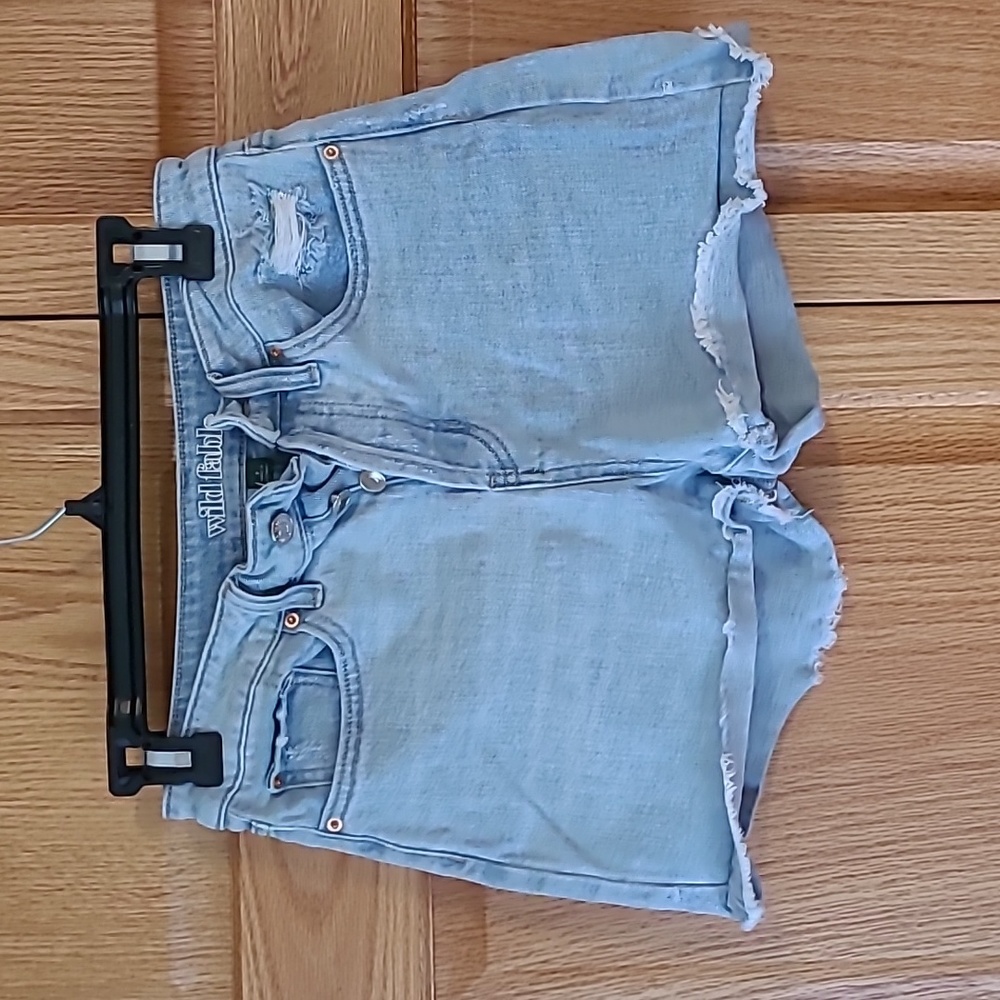 ☀️High-rise button up jean shorts ✨️ light wash✨️ like new! Size 2